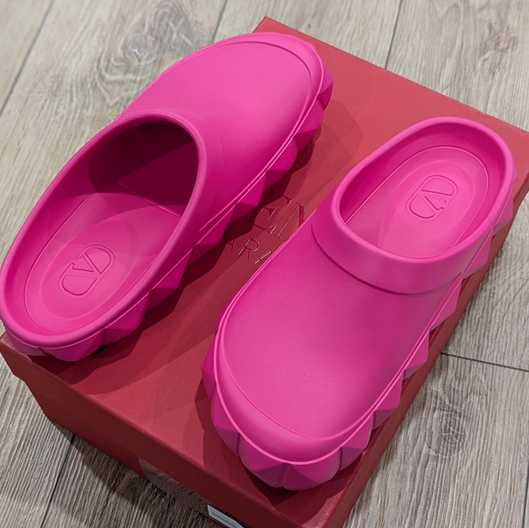 $620 Mens Valentino Rockstud Molded Mules Pink 44 US 11